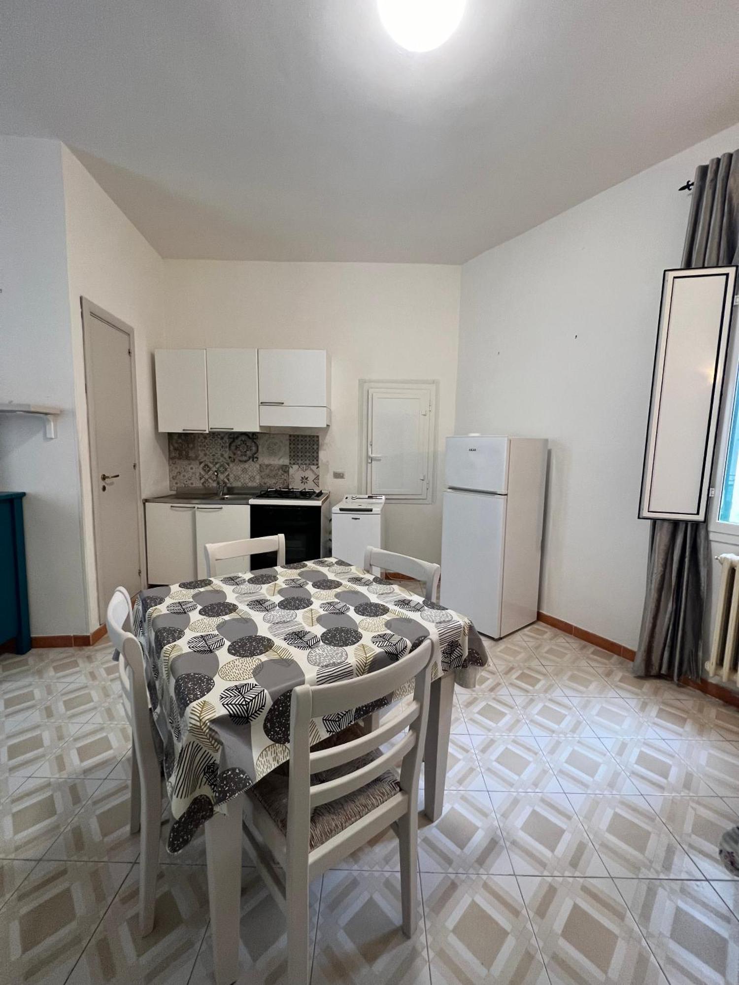 מונופולי Appartamentino Nel Chiasso מראה חיצוני תמונה